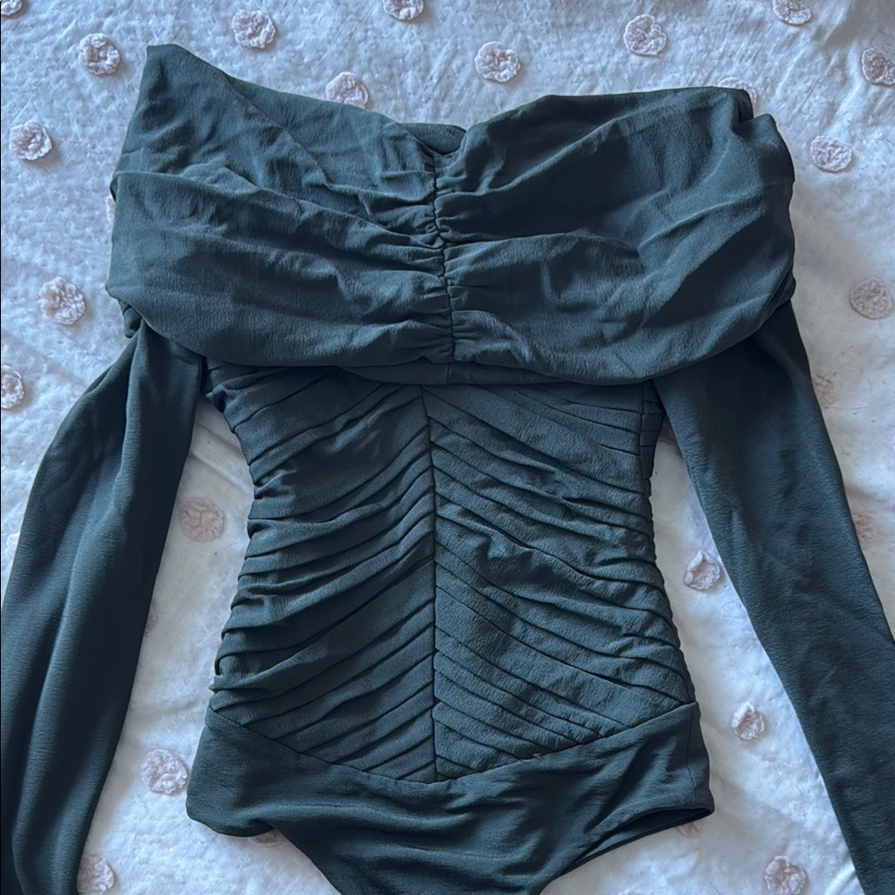 Elegant Green Off-Shoulder Women's Top